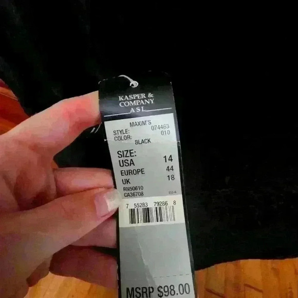 Kasper and Company blouse NWT size 14- black - Picture 5 of 5